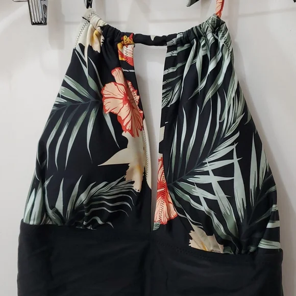 Cupshe Emelia Tropical Halter Plus Size One Piece Swimsuit, sz 2x - Picture 4 of 9